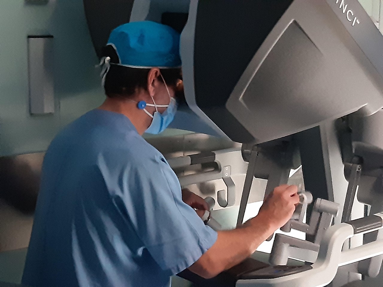 Il Covid non ha fermato la chirurgia robotica: tecniche mini-invasive per asportare i tumori