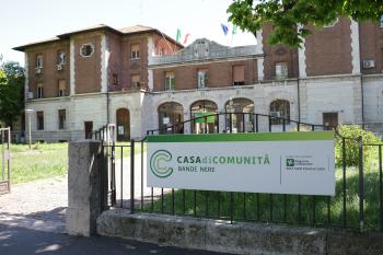 CASA DI COMUNITÀ BANDE NERE